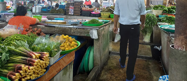 ตลาดสดเทศบาลคลองใหญ่ ร้านผัก