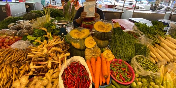 ตลาดเมืองทองดอนเจดีย์ ตลาดสดสุพรรณบุรี ร้านผัก