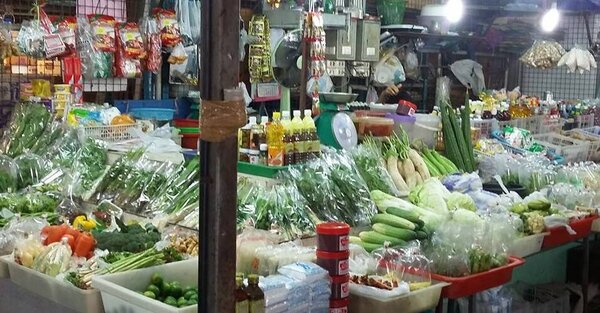 ตลาดสดทะเลไทย สิรภัชร์ฌาญ์ งามวงศ์เงิน ร้านผัก