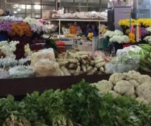 ตลาดเช้าแม่ฮ่องสอน ตลาดสายหยุด อยู่ใกล้กับวัดหัวเวียง