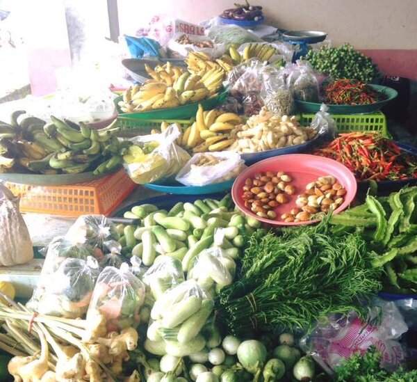 ตลาดสดเทศบาลตำบลโคกกลอย ตลาดเช้าพังงา ร้านผัก ผลไม้