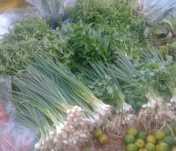 ตลาดสดชุมพวง ร้านผักพื้นบ้าน