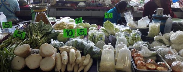 ตลาดสดเทศบาลตำบลหัวรอ ร้านผักสด