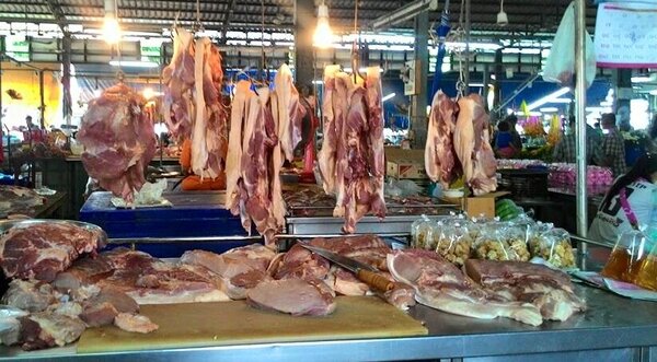 ตลาดท่ามะกา กาญจนบุรี ตลาดเทศบาลตำบลลูกแก ร้านหมู