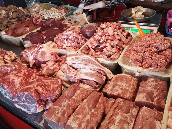 ตลาดจอหอ ร้านหมูสด