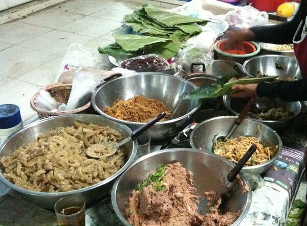 ตลาดเช้า แม่ฮ่องสอน ตลาดสายหยุด ร้านอาหารปรุงสุก