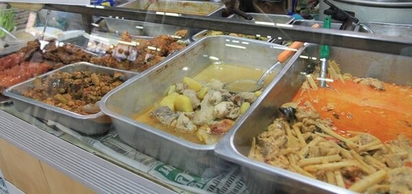 ตลาดสดดินแดง ร้านอาหารปรุงสุก