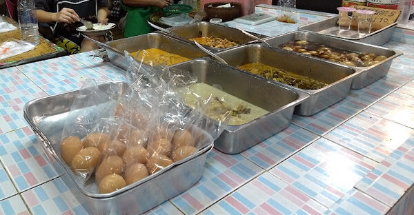 ตลาดเมืองสุโขทัย ตลาดสดเทศบาลเมืองสุโขทัย ร้านอาหารปรุงสุก