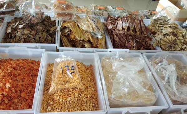 ตลาดสดเทศบาลเมืองตราด ตลาดสดตราด ร้านอาหารแห้ง