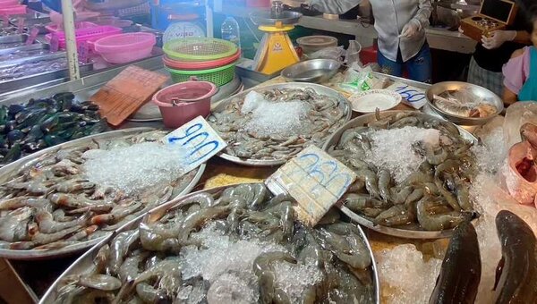 ตลาดสดสำเภาทอง ร้านของทะเล
