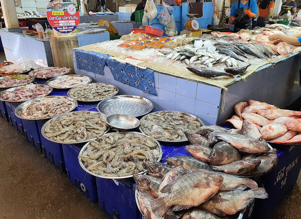 ตลาดสดเมืองชุมพร ร้านของทะเล