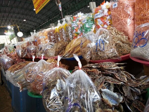 ตลาดสดเทศบาลชะอำ จ.เพชรบุรี ร้านของฝาก
