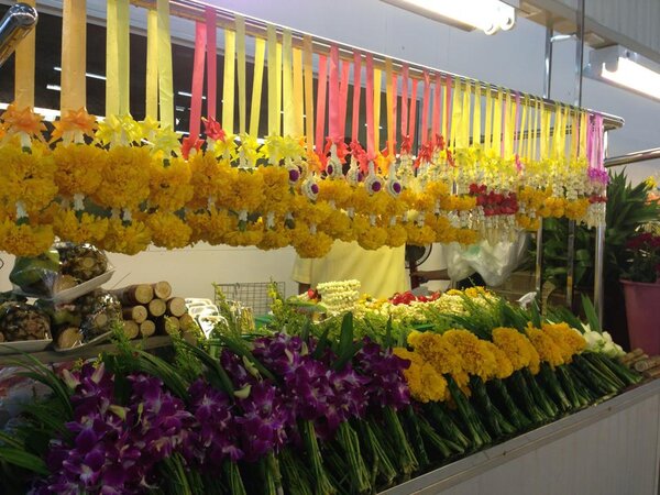 ตลาดสดสะพานแดง ร้านดอกไม้