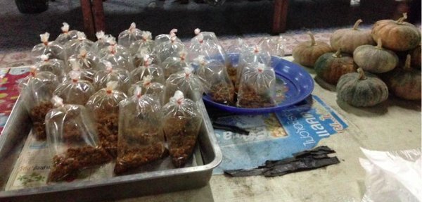 ตลาดสดเทศบาลตำบลนิคมปราสาท ตลาดเช้าบุรีรัมย์ เปิดทุกวัน เวลา 03.00-20.30 น. 
