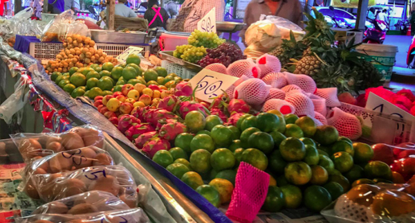 ตลาดสดเทศบาลตำบลโคกพระ ตลาดเช้ามหาสารคาม ร้านผลไม้
