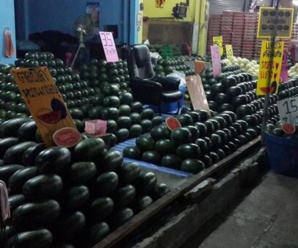 ตลาดสด อ่างทอง ตลาดเกษตรสุวพันธุ์ เมืองทอง ใกล้กับวงเวียนอ่างทอง