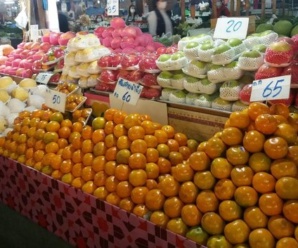 ตลาดสด เชียงใหม่ ตลาดสันป่าข่อยหรือกาดสันป่าข่อย อยู่ใกล้วัดสันป่าข่อย