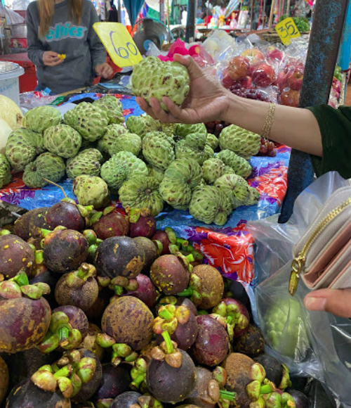ตลาดสดนครพนม ตลาดสดเทศบาลตำบลท่าอุเทน ร้านผลไม้