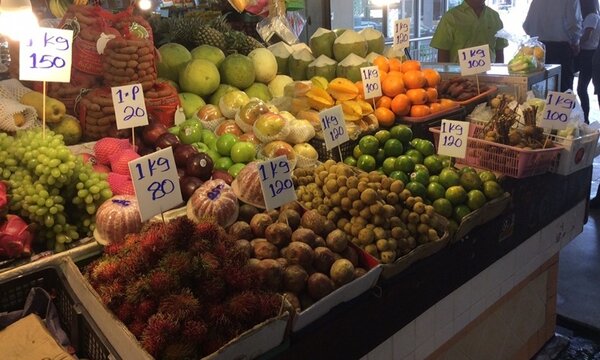 ตลาดสดป่าตอง ตลาดสดบันซ้าน ภูเก็ต ร้านผลไม้