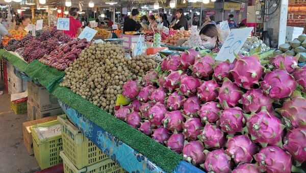 ตลาดสดโรงสี ตลาดโรงสี บางวัว ร้านผลไม้