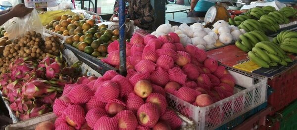 ตลาดบริบูรณ์ ตลาดเช้าปราจีนบุรี ร้านผลไม้
