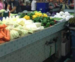 ตลาดเช้าชะอำ ตลาดสดเทศบาลชะอำ จ.เพชรบุรี ตลาดอยู่ติดถนนราษฎรพลี