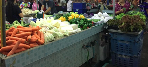ตลาดสดเทศบาลชะอำ ตลาดสดชะอำ ร้านผัก