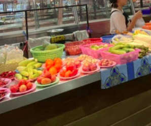 ตลาดภาษีเจริญ ตลาดเสนีย์ ฟู้ด มาร์เก็ต กทม. อยู่ติดรถไฟฟ้า MRT สายสีน้ำเงิน สถานีภาษีเจริญ