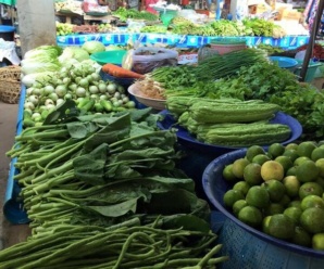 ตลาดสดนครสวรรค์ ตลาดสดเจริญผล ใกล้วัดหนองกลับ (วัดหนองบัว)