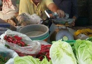 ตลาดสดพิษณุโลก ตลาดโคกมะตูม (ตลาดเทศบาล 4) ใกล้กับสโมสรเทเบิลเทนนิสพิษณุโลก 