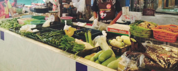 ตลาดเช้ากระบี่ ตลาดสดเทศบาลตำบลคลองท่อมใต้ ร้านผัก