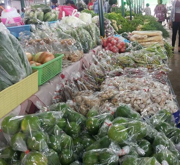 ตลาดสดนครพนม ตลาดสดเทศบาลนาหว้า ร้านผัก
