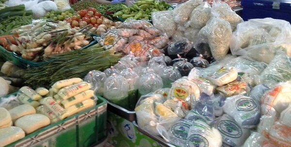 ตลาดบ่อพลอย ตลาดสดเทศบาลตำบลบ่อพลอย ร้านผักพื้นบ้าน ของแปรรูป