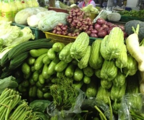 ตลาดเช้าสวนหลวง ตลาดสดเอี่ยมสมบัติ ใกล้กับธนาคารอิสลามแห่งประเทศไทย