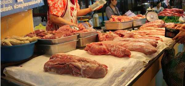 ตลาดสันป่าข่อย ร้านหมูสด