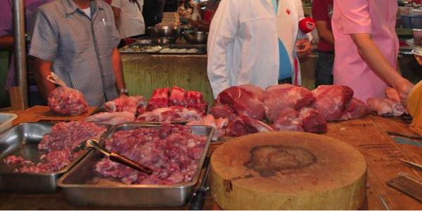 ตลาดสดหนองบัวลำภู ร้านหมูสด