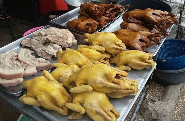 ตลาดเทศบาล 3 พิษณุโลก ตลาดสด พิษณุโลก ร้านไก่ต้ม