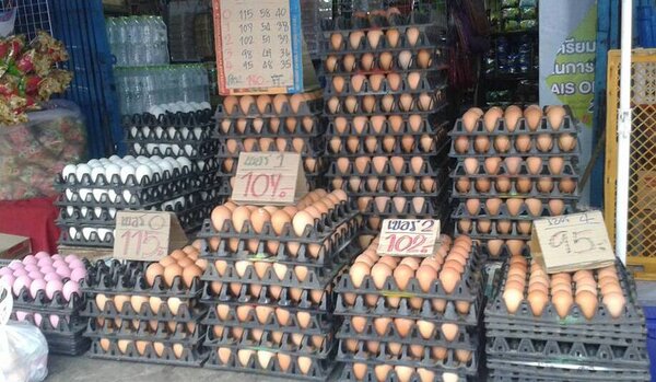 ตลาดเทศบาลเมืองปราจีนบุรี หรือ ตลาดล่าง ปราจีนบุรี ร้านไข่สด