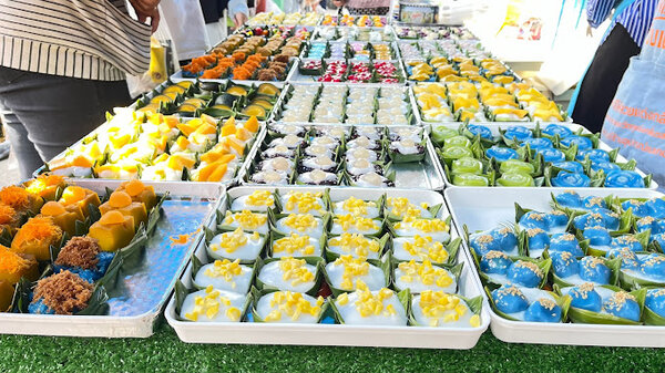 ตลาดสดเทศบาลตำบลฉลุง ตลาดเช้าสตูล ร้านขนมหวาน
