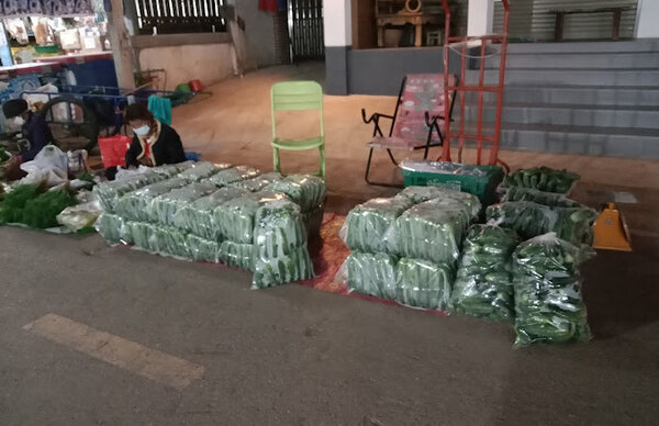 ตลาดสดปริณาพล ตลาดหนองบัวลำภู ร้านผัก