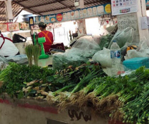 ตลาดสดเทศบาลตำบลภูเรือ ตลาดสดภูเรือ จ.เลย เปิดทุกวัน เวลา 03.00-21.00 น.