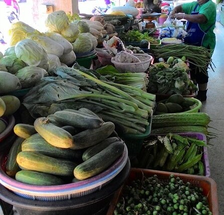 ตลาดสดเทศบาลตำบลหงาว ตลาดสดขายผัก ร้านผักสด