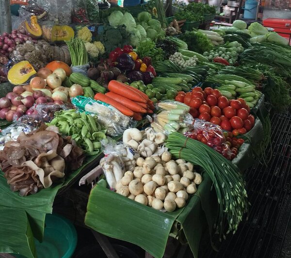 ตลาดต้นพยอม ร้านผักสด