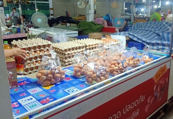 ตลาดสดวัดตระพังทอง ร้านไข่สด