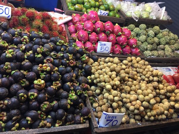 ตลาดเช้าเชียงใหม่ ร้านผลไม้