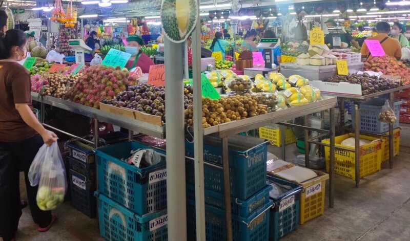 ตลาดธันยา อ้อมใหญ่ ร้านผลไม้