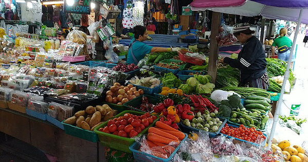 ตลาดสมเพชร ร้านผักสด