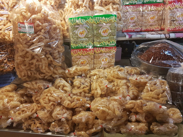 กาดหนองหอย ร้านแคบหมู