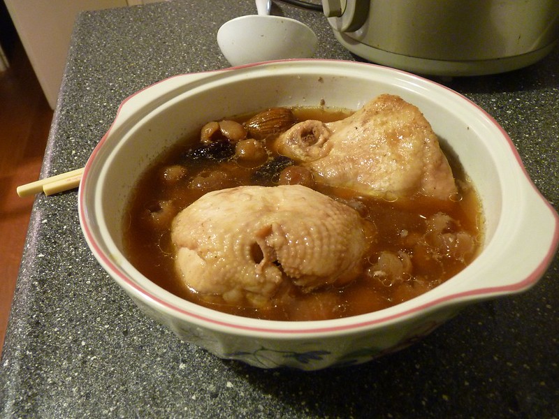 ไก่ตุ๋นลำไย