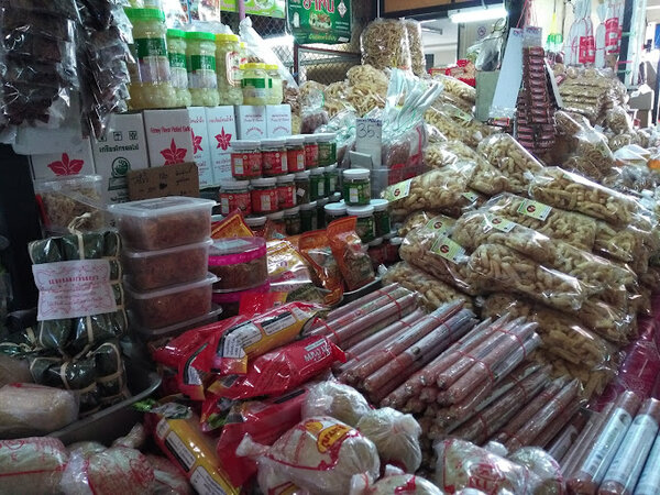 ตลาดสดลำปาง ร้านของฝาก